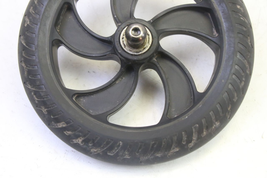 photo de CERCHIO ANTERIORE E PNEUMATICO MOOVWAY Z8 1