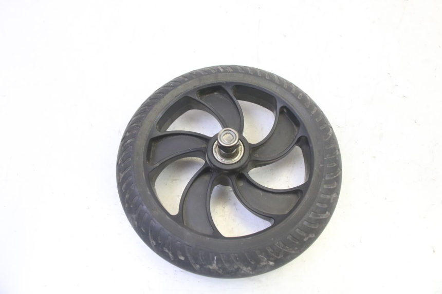 photo de CERCHIO ANTERIORE E PNEUMATICO MOOVWAY Z8 1