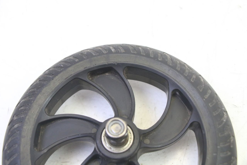 photo de CERCHIO ANTERIORE E PNEUMATICO MOOVWAY Z8 1