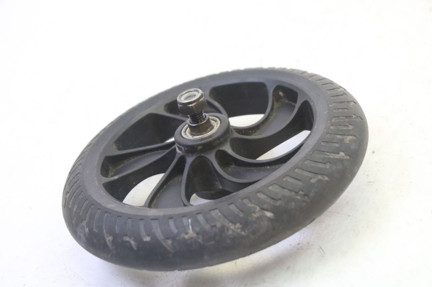 photo de CERCHIO ANTERIORE E PNEUMATICO MOOVWAY Z8 1