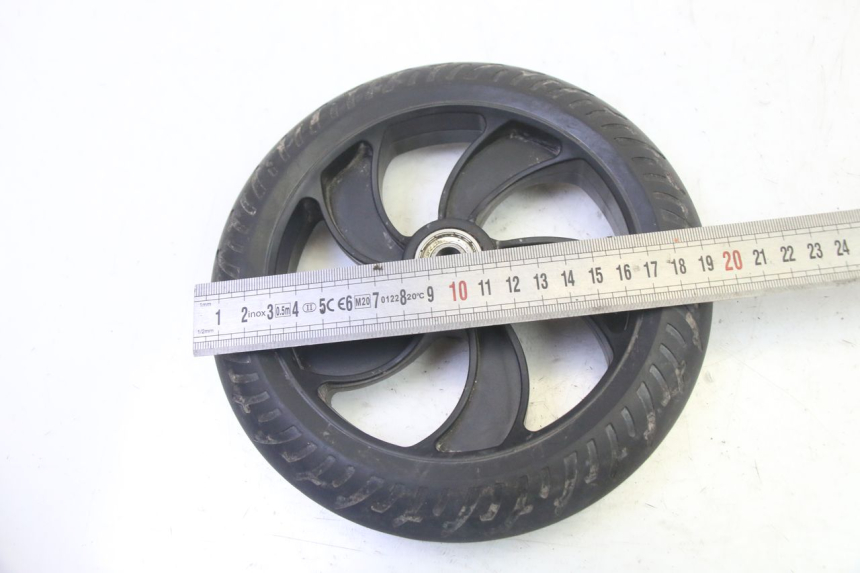 photo de CERCHIO ANTERIORE E PNEUMATICO MOOVWAY Z8 1