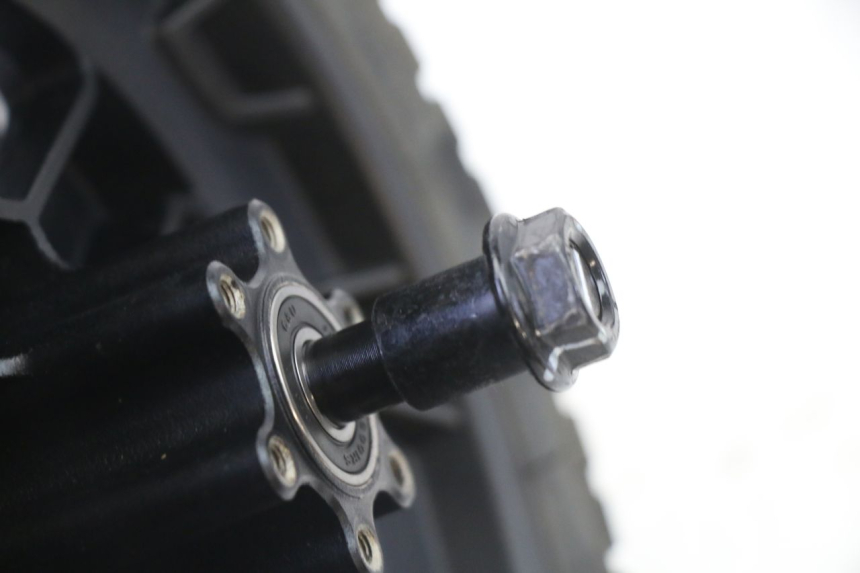 photo de CERCHIO ANTERIORE E PNEUMATICO SEGWAY NINEBOT ZT3 PRO 1