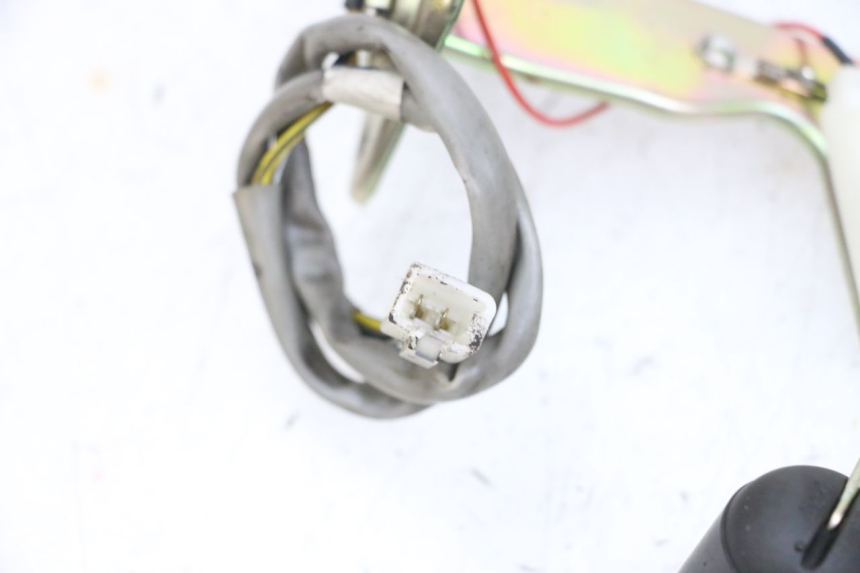 photo de INDICATORE LIVELLO CARBURANTE PIAGGIO NEW TYPHOON 50 (2018 - 2021) - Altra angolazione