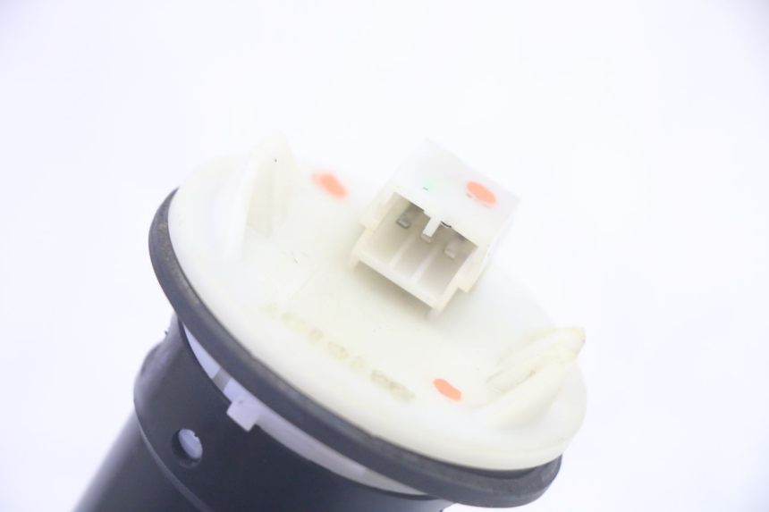 photo de INDICATORE LIVELLO CARBURANTE PIAGGIO XEVO - X EVO 125 (2007 - 2016) - Altra angolazione