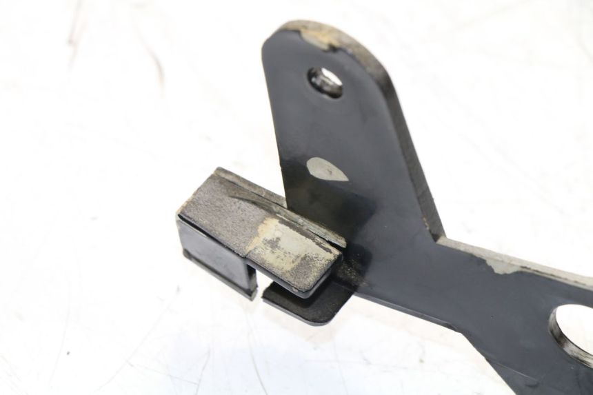 photo de Giunzione carenatura posteriore MBK ACTIVE 50 (1985 - 1995)