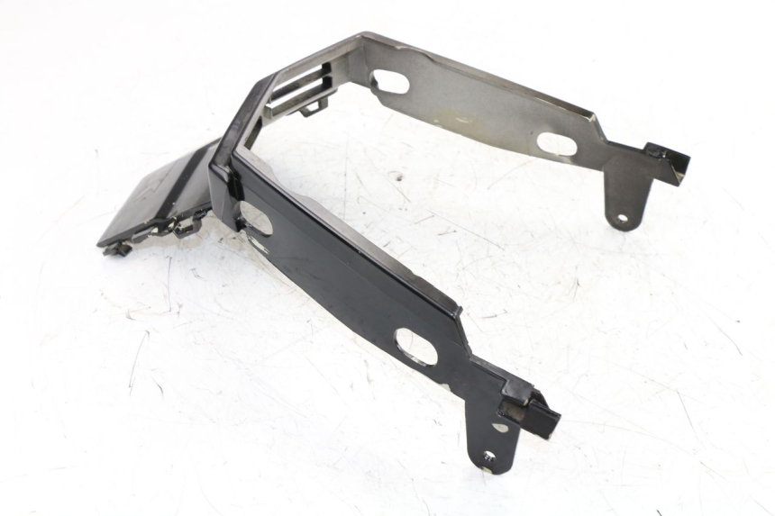 photo de Giunzione carenatura posteriore MBK ACTIVE 50 (1985 - 1995)