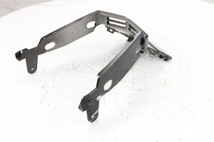 photo de Giunzione carenatura posteriore MBK ACTIVE 50 (1985 - 1995)