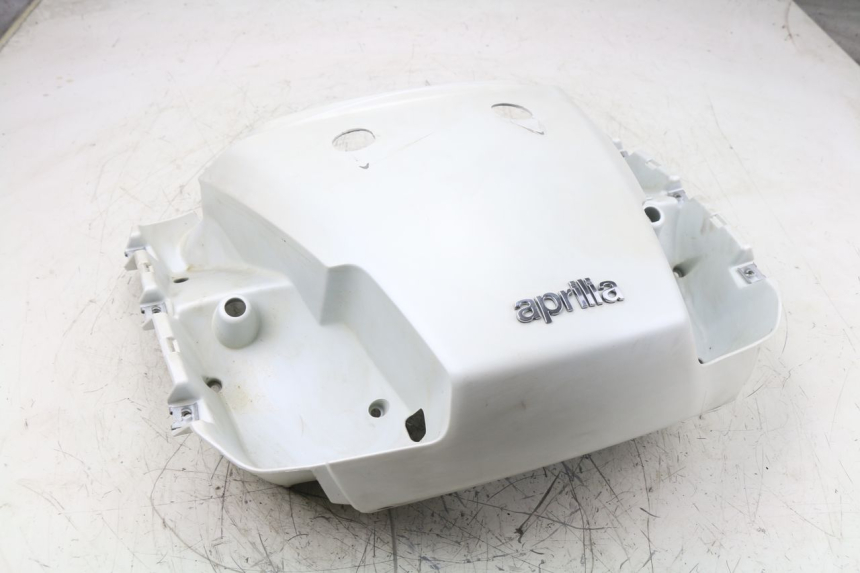 photo de Giunzione carenatura posteriore APRILIA ATLANTIC S 125 (2010 - 2013)