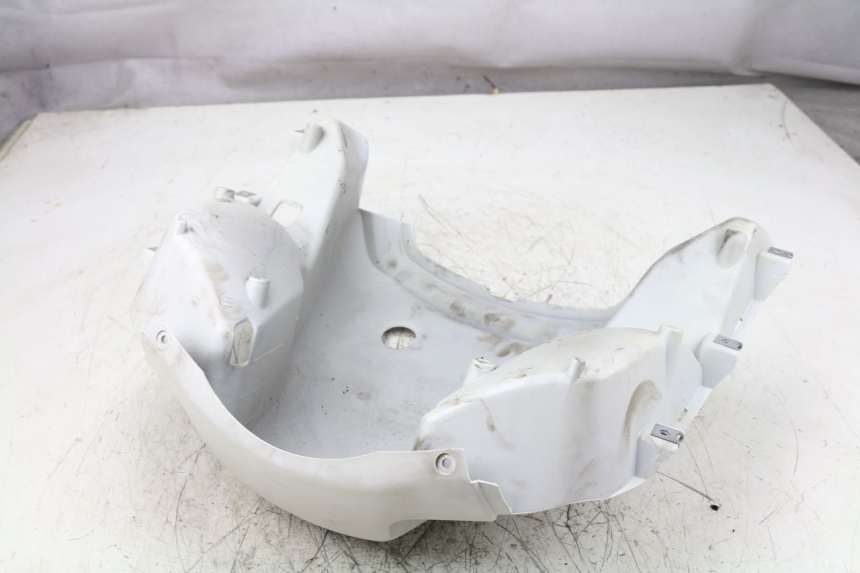 photo de Giunzione carenatura posteriore APRILIA ATLANTIC S 125 (2010 - 2013)