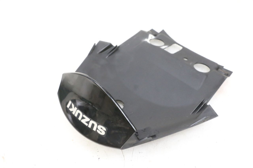 photo de GIUNZIONE PARAFANGO POSTERIORE SUZUKI BURGMAN 125 (2007 - 2014) - Primo piano tecnico