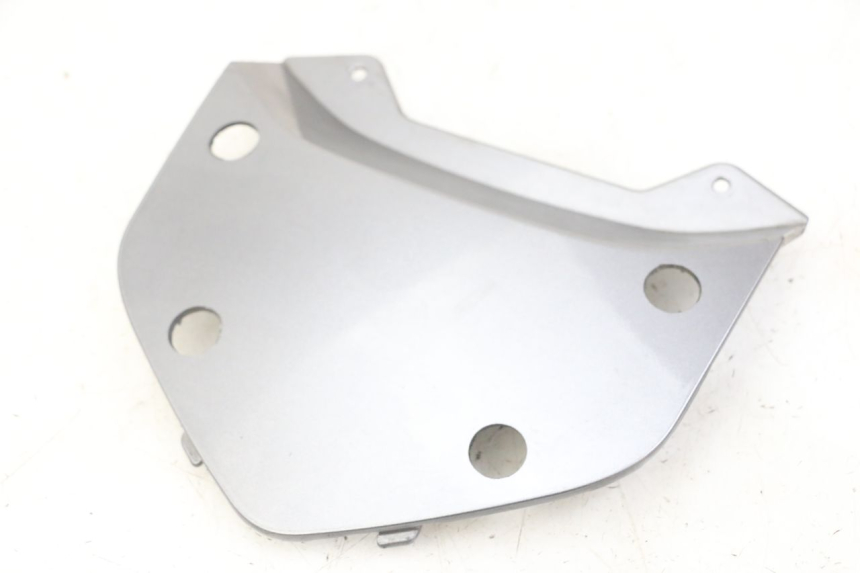 photo de GIUNTO CARENA POSTERIORE HONDA FORZA ABS 300 (2013 - 2019)