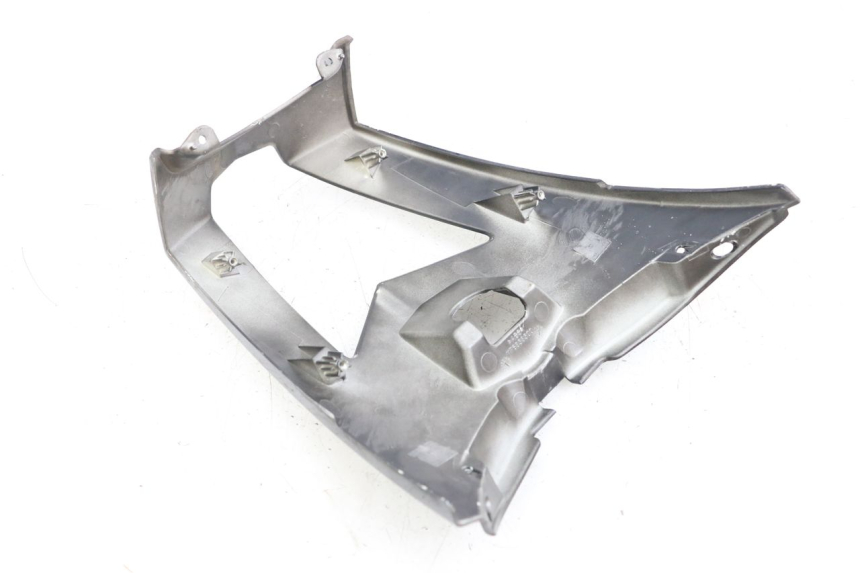 photo de CARENA POSTERIORE CONGIUNZIONE PEUGEOT GEOPOLIS RS 125 (2007 - 2009)