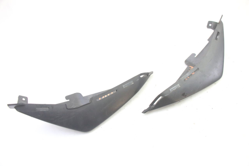 photo de CARENA POSTERIORE CONGIUNZIONE SUZUKI GSR 750 (2011 - 2017)