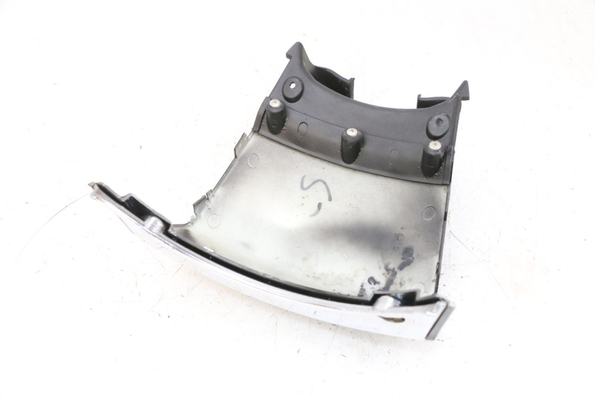 photo de CARENA POSTERIORE CONGIUNZIONE JM MOTORS GTS 125 (2015 - 2019) - Primo piano tecnico