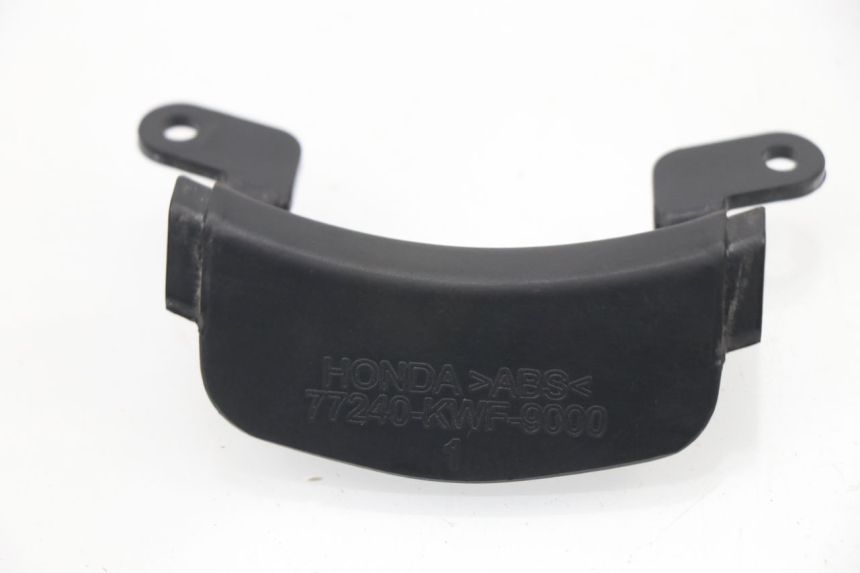 photo de Giunzione carenatura posteriore HONDA CBF 125 (2009 - 2015)