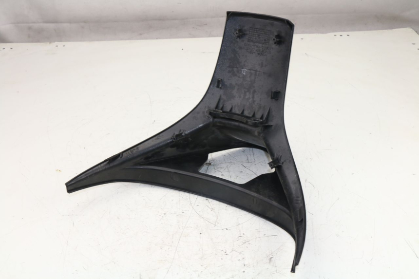 photo de GIUNZIONE CARENATURA POSTERIORE HONDA FES S-WING SWING ABS 125 (2007 - 2015)