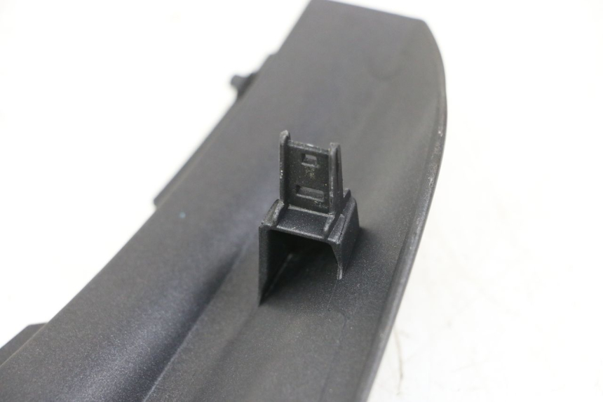 photo de Giunzione carenatura posteriore HONDA PCX (JF57/JF64) 125 (2014 - 2018)