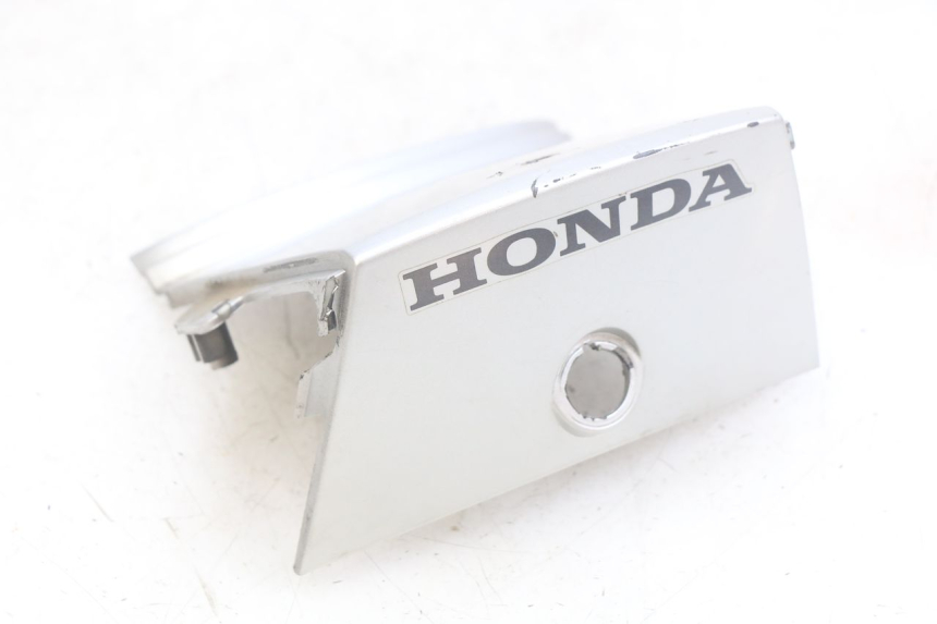 photo de GIUNZIONE PARAFANGO POSTERIORE HONDA SCV LEAD 100 (2003 - 2007)