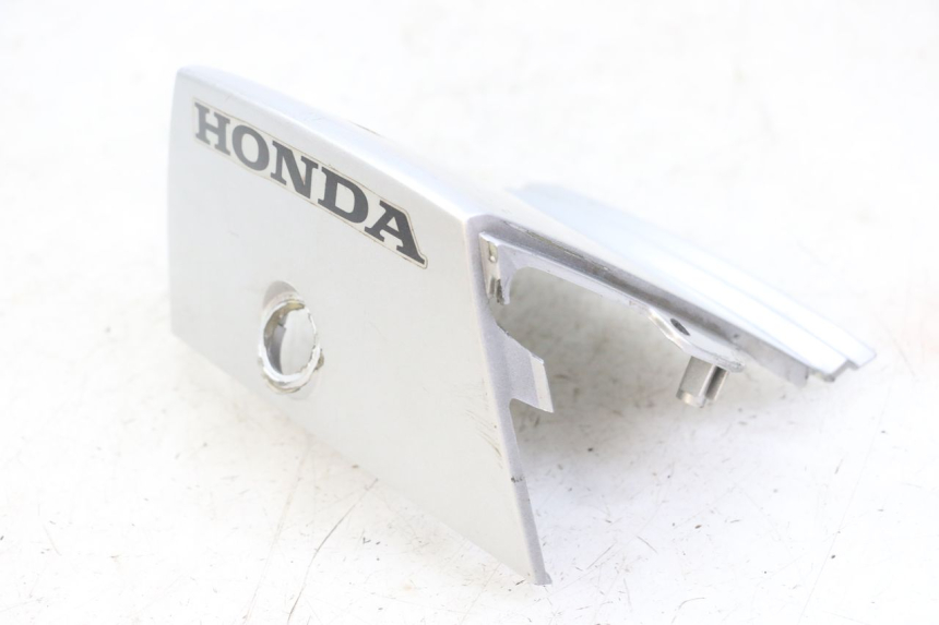 photo de GIUNZIONE PARAFANGO POSTERIORE HONDA SCV LEAD 100 (2003 - 2007)