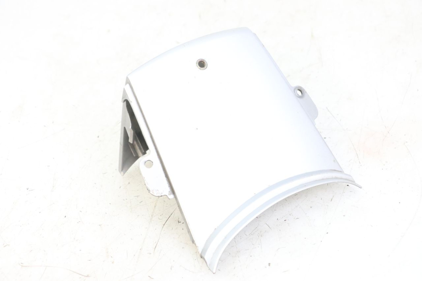 photo de GIUNZIONE PARAFANGO POSTERIORE HONDA SCV LEAD 100 (2003 - 2007)