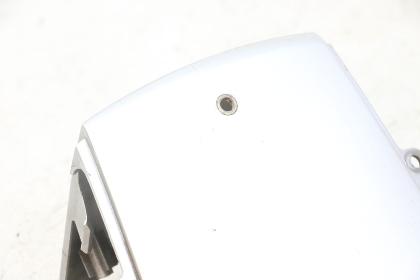 photo de GIUNZIONE PARAFANGO POSTERIORE HONDA SCV LEAD 100 (2003 - 2007)