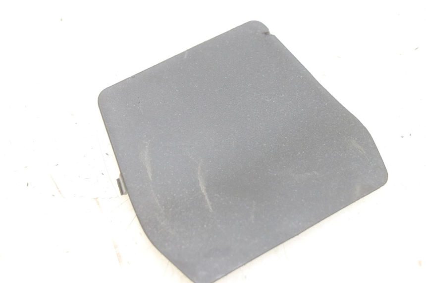 photo de GIUNZIONE CARENATURA POSTERIORE INFERIORE APRILIA SXR 50 (2021 - 2023)