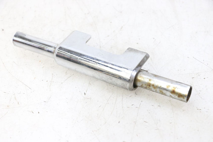 photo de CARENA POSTERIORE CONGIUNZIONE INFERIORE HYOSUNG GV AQUILA 125 (2000 - 2004) - Dettaglio del componente