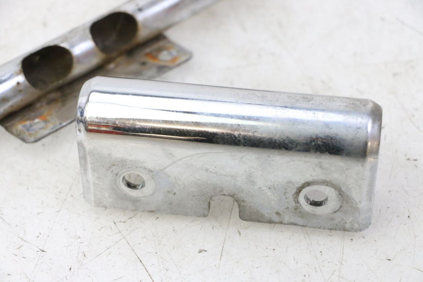 photo de CARENA POSTERIORE CONGIUNZIONE INFERIORE HYOSUNG GV AQUILA 125 (2000 - 2004) - Zoom sullo stato d'uso