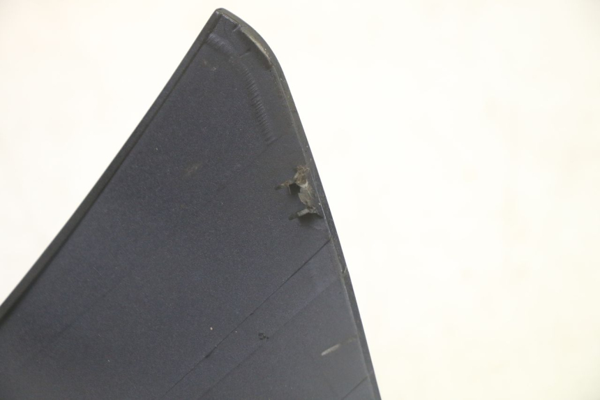 photo de GIUNZIONE PARAFANGO POSTERIORE INFERIORE SUZUKI BURGMAN 125 (2007 - 2014)