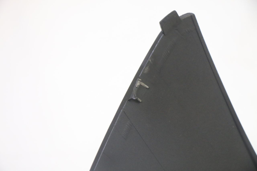 photo de GIUNZIONE PARAFANGO POSTERIORE INFERIORE SUZUKI BURGMAN 125 (2007 - 2014)