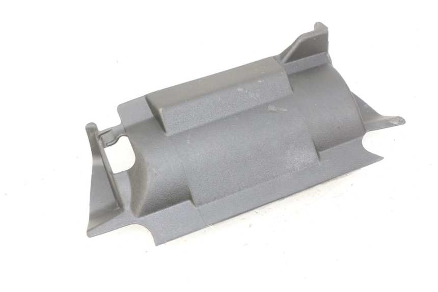 photo de GIUNZIONE PARAFANGO POSTERIORE INFERIORE HONDA CB R 1000 (2018 - 2023)