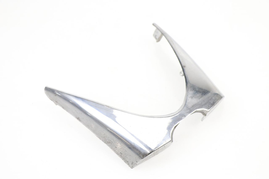 photo de Giunzione carenatura posteriore inferiore GOWINN DOLCE VITA 125 (2007 - 2013)