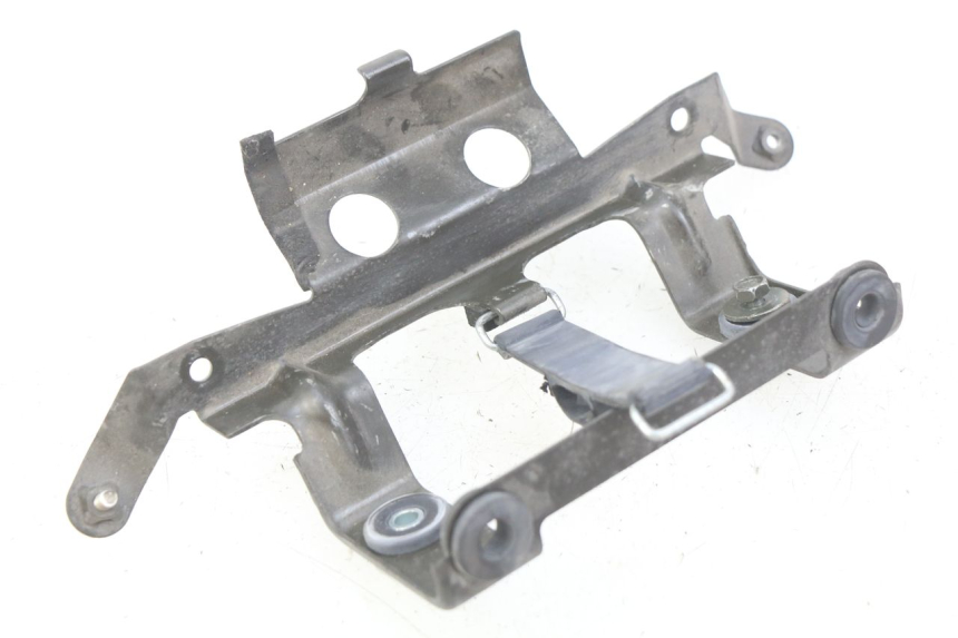 photo de GIUNZIONE PARAFANGO POSTERIORE INFERIORE YAMAHA FZS FAZER 600 (1998 - 2001)