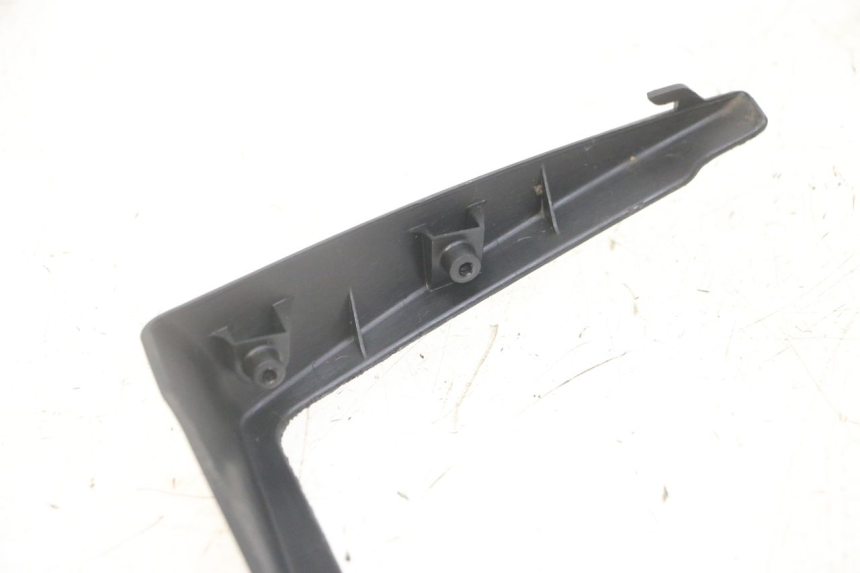 photo de GIUNZIONE CARROZZERIA POSTERIORE INFERIORE SUZUKI GS GSE 500 (2001 - 2003)