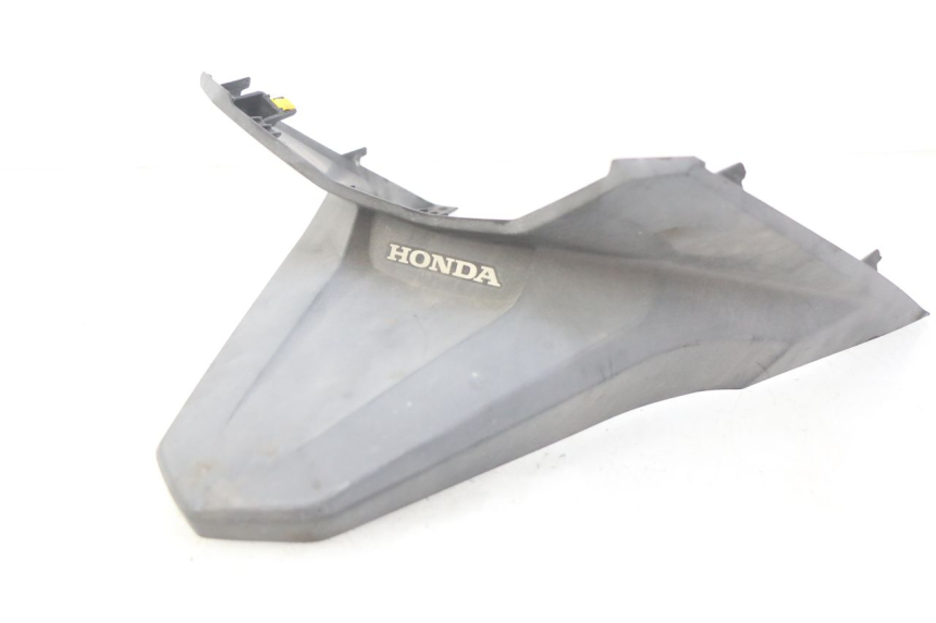 photo de GIUNZIONE PARAFANGO POSTERIORE INFERIORE HONDA FORZA 125 (2015 - 2016)