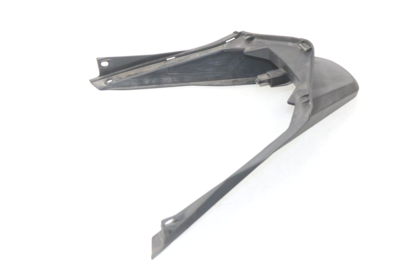 photo de Giunzione carenatura posteriore inferiore HONDA PCX (JF57/JF64) 125 (2014 - 2018)