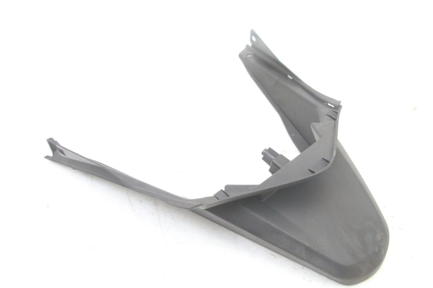 photo de Giunzione carenatura posteriore inferiore HONDA PCX (JF57/JF64) 125 (2014 - 2018)