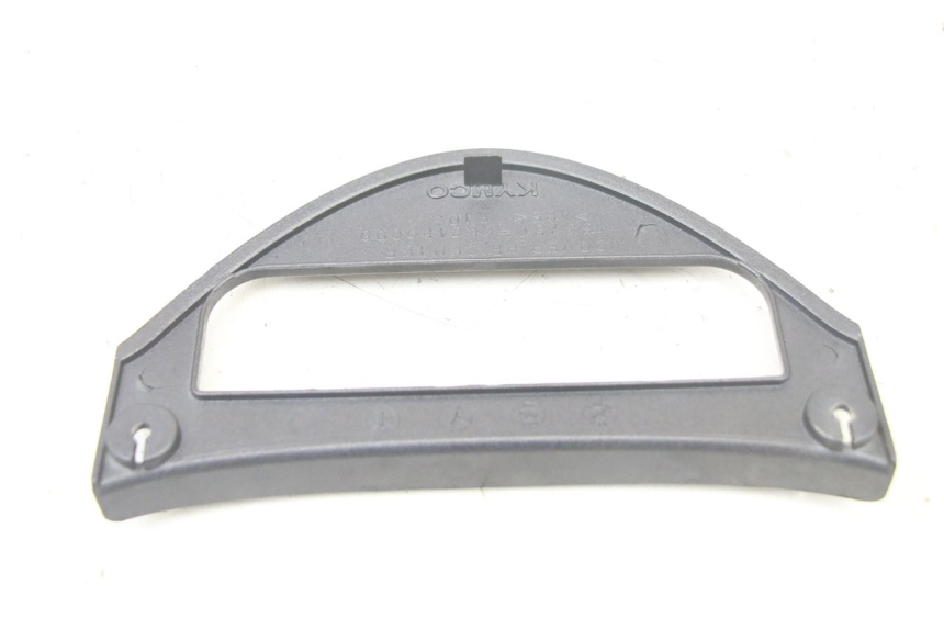 photo de Giunzione carenatura posteriore inferiore KYMCO GRAND DINK 125 (2008 - 2014)