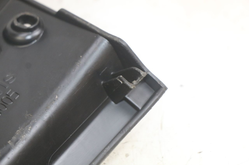photo de GIUNZIONE PARAFANGO POSTERIORE INFERIORE PIAGGIO MP3 LT 400 (2007 - 2012)