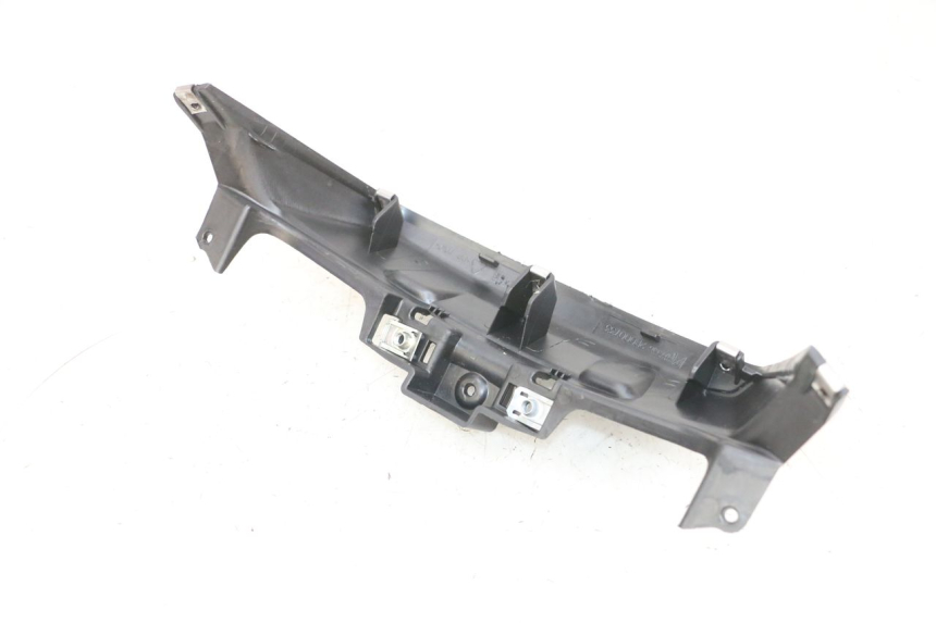 photo de CARENA POSTERIORE CONGIUNZIONE INFERIORE PIAGGIO MP3 500 (2016 - 2018) - Ricambio usato controllato