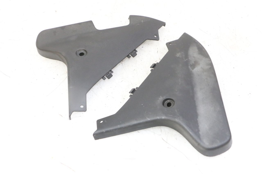 photo de CARENA POSTERIORE CONGIUNZIONE INFERIORE GILERA NEXUS 125 (2009 - 2013)