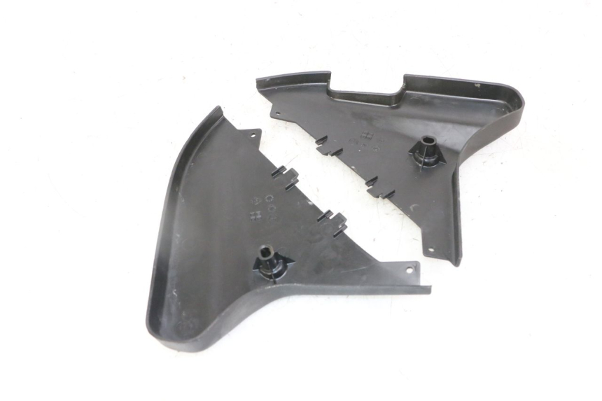 photo de CARENA POSTERIORE CONGIUNZIONE INFERIORE GILERA NEXUS 125 (2009 - 2013)