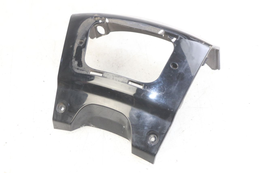 photo de GIUNZIONE CARENATURA POSTERIORE INFERIORE PEUGEOT SATELIS 125 (2006 - 2009)