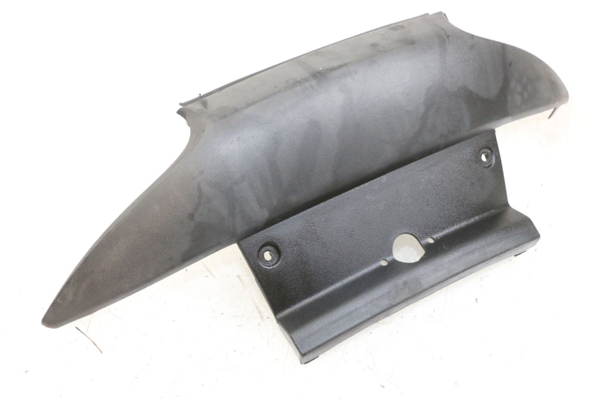 photo de Giunzione carenatura posteriore inferiore PIAGGIO MP3 500 (2011 - 2015)