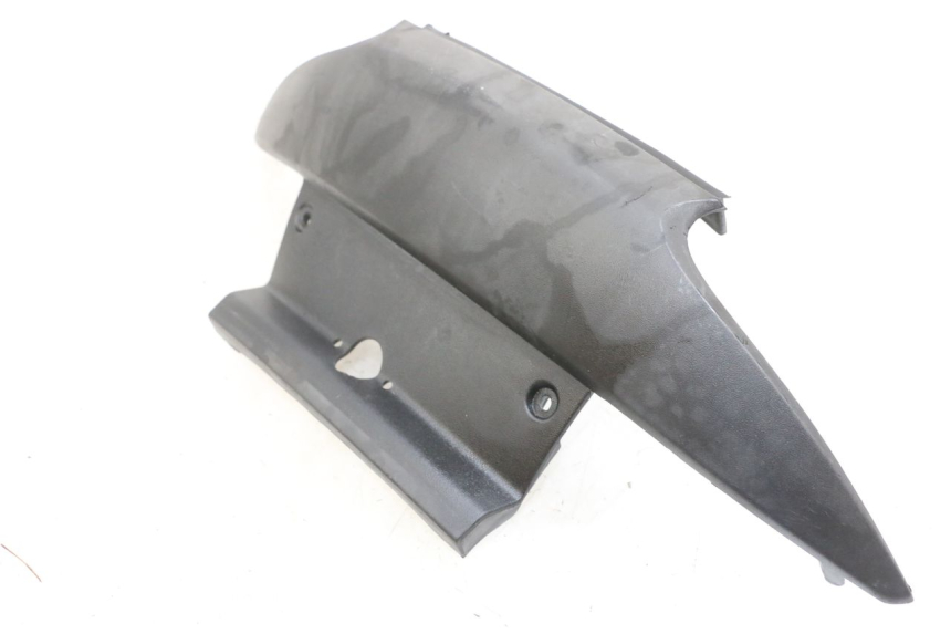 photo de Giunzione carenatura posteriore inferiore PIAGGIO MP3 500 (2011 - 2015)