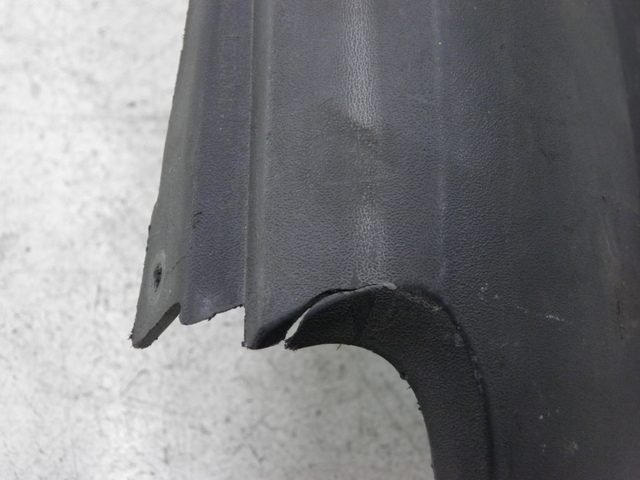 photo de Giunzione carenatura posteriore inferiore PIAGGIO MP3 RL 250 (2007 - 2010)