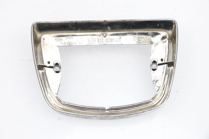 photo de Giunzione carenatura posteriore inferiore PIAGGIO VESPA LX 4T 50 (2005 - 2010)