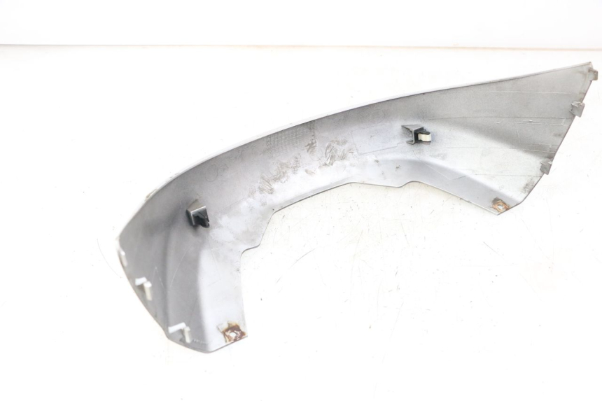 photo de GIUNZIONE PARAFANGO POSTERIORE INFERIORE SUZUKI BURGMAN 125 (2007 - 2014)