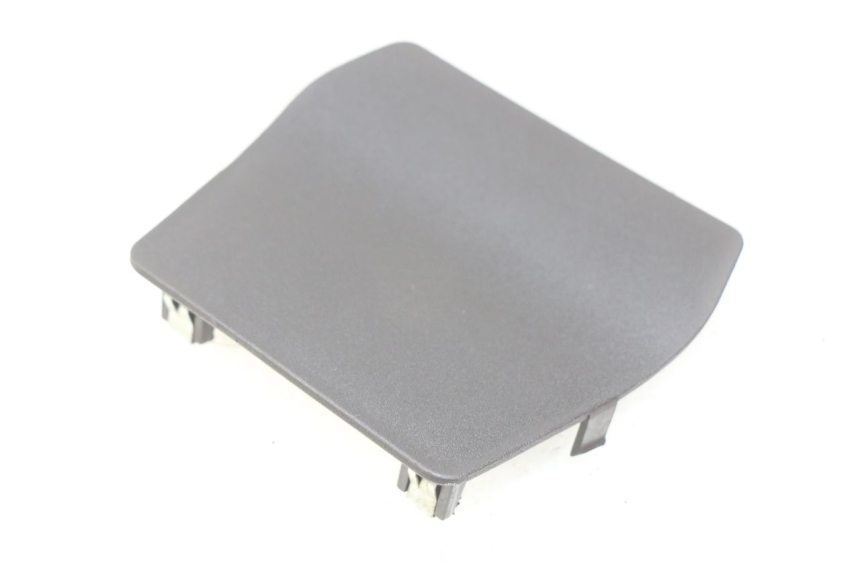 photo de GIUNZIONE CARENATURA POSTERIORE INFERIORE APRILIA SXR 50 (2021 - 2023)