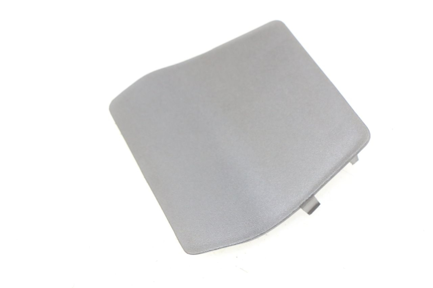 photo de GIUNZIONE CARENATURA POSTERIORE INFERIORE APRILIA SXR 50 (2021 - 2023)